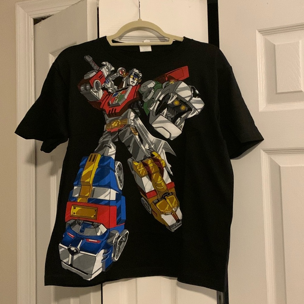 📚Back to School Cool! 🍎 NWT Boy’s Voltron graphic tee, size large